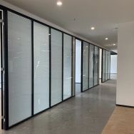 How to Choose the Right Glass Sliding Folding Partition for Conference Rooms