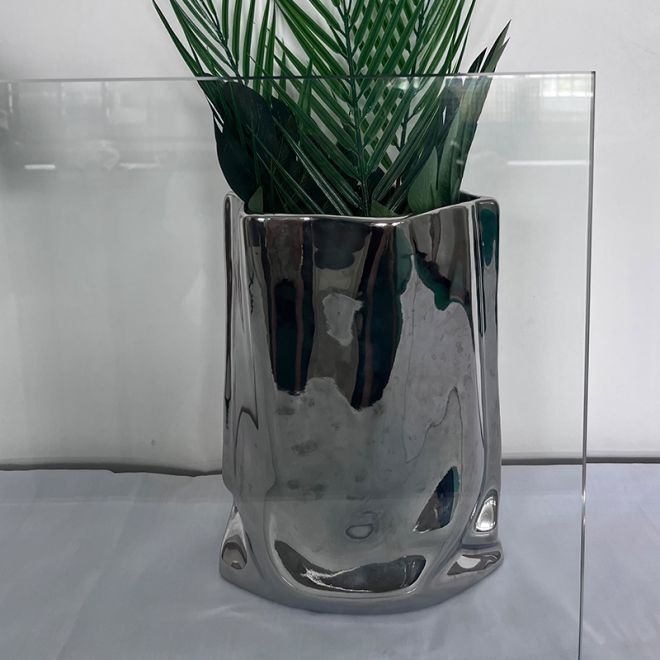 The difference between tempered glass and heat-resistant glass? What are the advantages of tempered glass?
