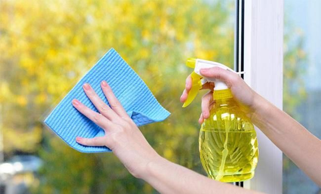 Hard to clean Windows? Here are a few tips to make your glass look new