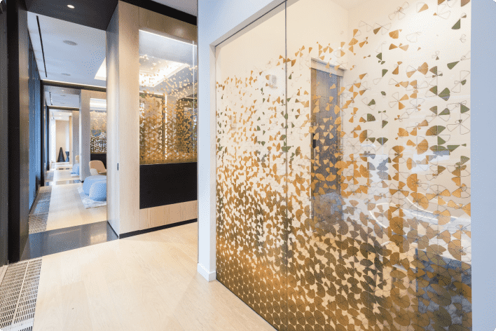 Customized 3-12mm high quality high-temperature digital printing tempered glass office partition