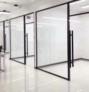 Understanding the Role of 10mm glass partitions